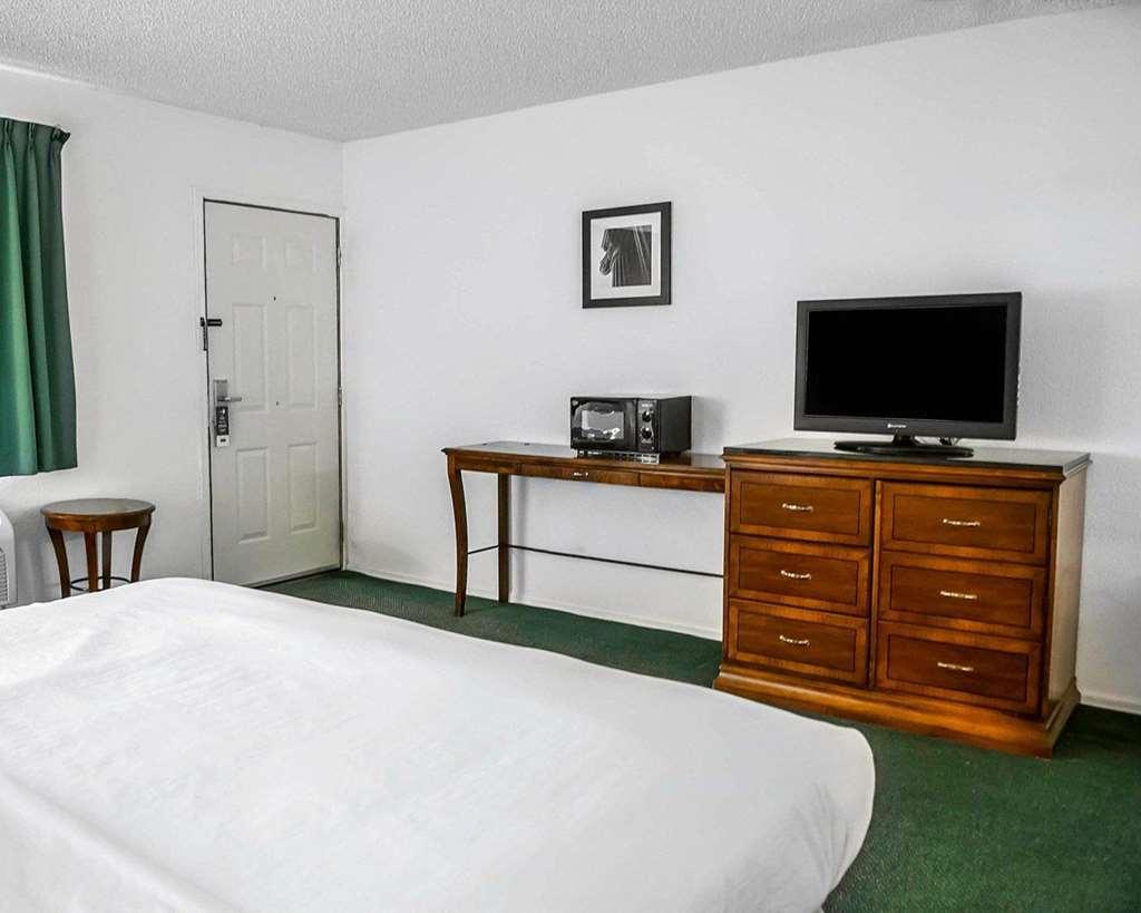 Budget Host Trinidad Chambre photo